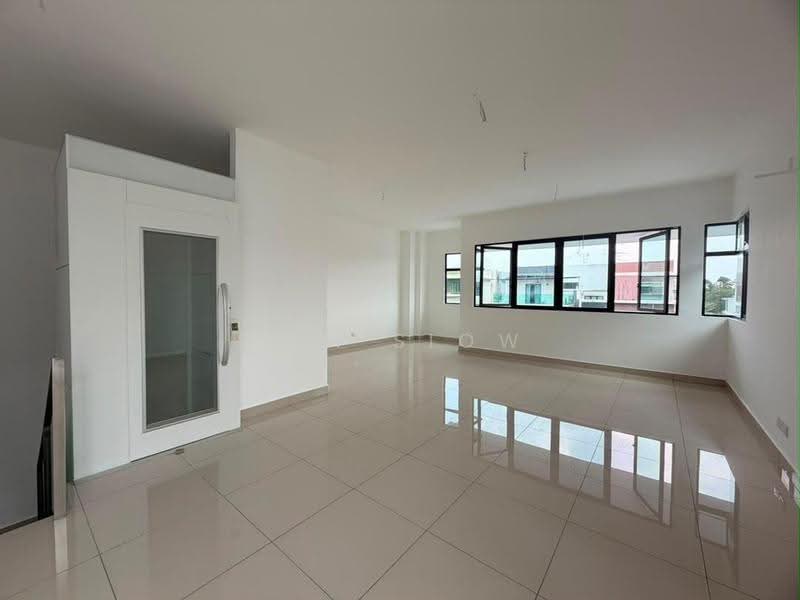 Rumah Kluster untuk Dijual di Taman Mutiara Mas (Skudai) - Eva Siow - Living Room - PropertyGuru.com.my