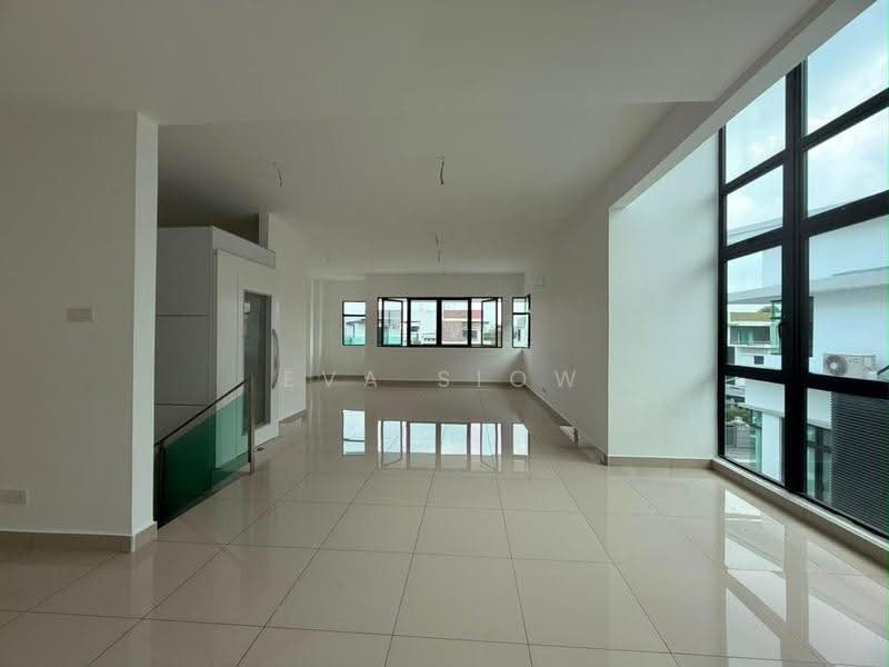 Rumah Kluster untuk Dijual di Taman Mutiara Mas (Skudai) - Eva Siow - Living Room - PropertyGuru.com.my