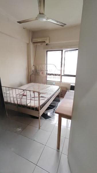 Kondominium untuk Disewa di Vista Millennium Condominium - Eason Hong - Bedroom - PropertyGuru.com.my