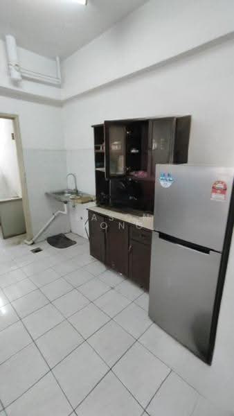 Kondominium untuk Disewa di Vista Millennium Condominium - Eason Hong - Kitchen - PropertyGuru.com.my