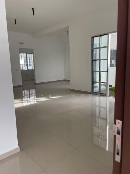 Rumah Teres untuk Disewa di Semenyih (Selangor) - Bryan Wong - Living Room - PropertyGuru.com.my