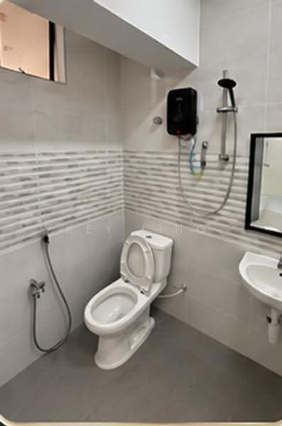 Pangsapuri untuk Disewa di Chin Woo Court - Key Ling - Bathroom - PropertyGuru.com.my