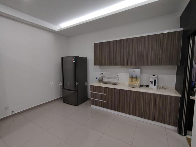 Kediaman Servis untuk Disewa di D'carlton (Residensi Seri Mega) - Valerie Saw - Kitchen - PropertyGuru.com.my