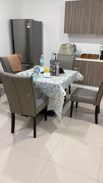 Kediaman Servis untuk Disewa di D'carlton (Residensi Seri Mega) - Valerie Saw - Dining Room - PropertyGuru.com.my