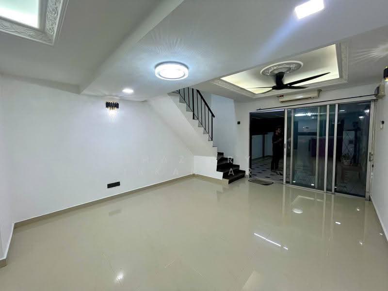 3-storey Terraced House for Sale in Taman Muda (Ampang) - Shaziery Iskandar - Living Room - PropertyGuru.com.my