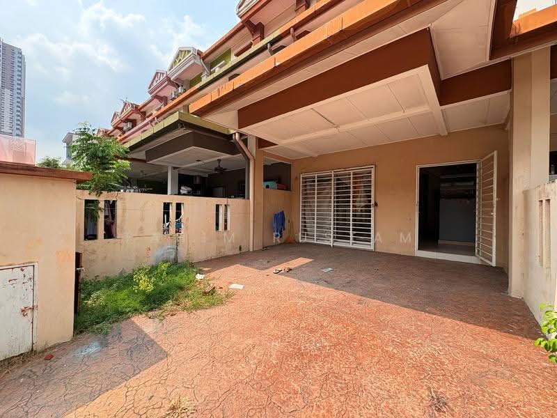2.5-storey Terraced House for Sale in Taman Tasik Prima (Puchong) - Fahim Rustam - Exterior - PropertyGuru.com.my