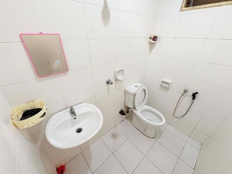 2.5-storey Terraced House for Sale in Taman Tasik Prima (Puchong) - Fahim Rustam - Bathroom - PropertyGuru.com.my