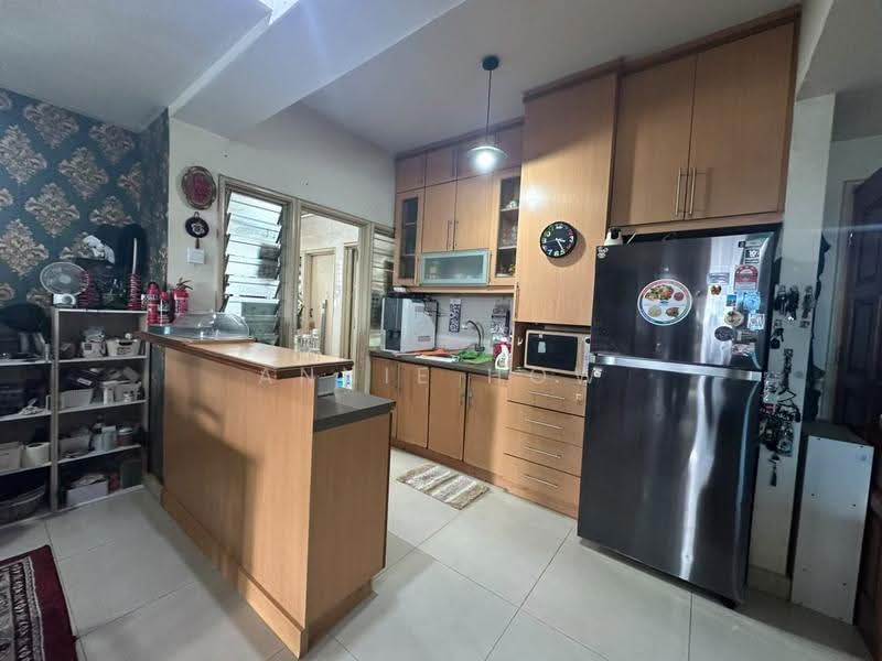 Kondominium untuk Dijual di Idaman Puteri - Annie How - Kitchen - PropertyGuru.com.my