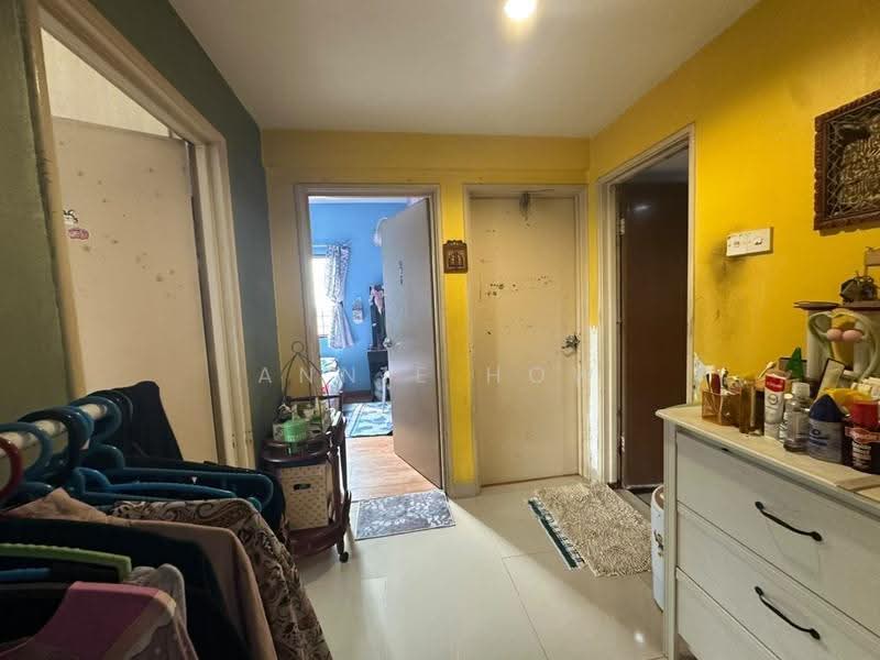 Kondominium untuk Dijual di Idaman Puteri - Annie How - Corridor - PropertyGuru.com.my