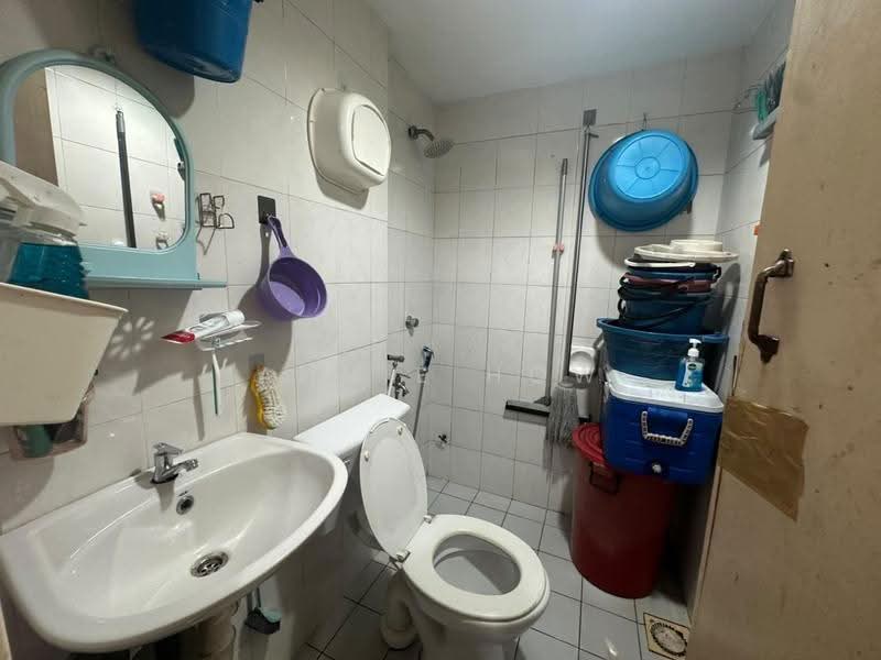 Kondominium untuk Dijual di Idaman Puteri - Annie How - Bathroom - PropertyGuru.com.my