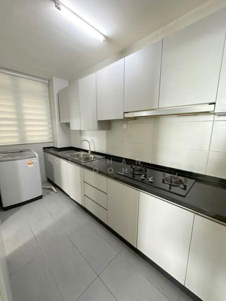 Kediaman Servis untuk Disewa di KSL Residence @ Daya - Stephanie Goh - Kitchen - PropertyGuru.com.my
