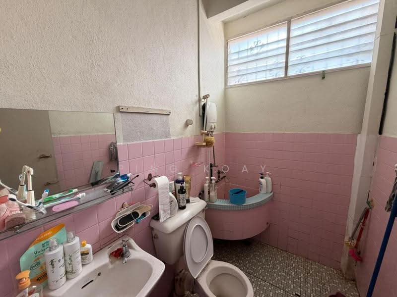 Rumah Berkembar untuk Dijual di George Town (Penang) - Ping Koay - Bathroom - PropertyGuru.com.my