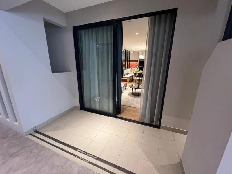 Kediaman Servis untuk Dijual di The Connaught One - Tw Lun - Balcony - PropertyGuru.com.my