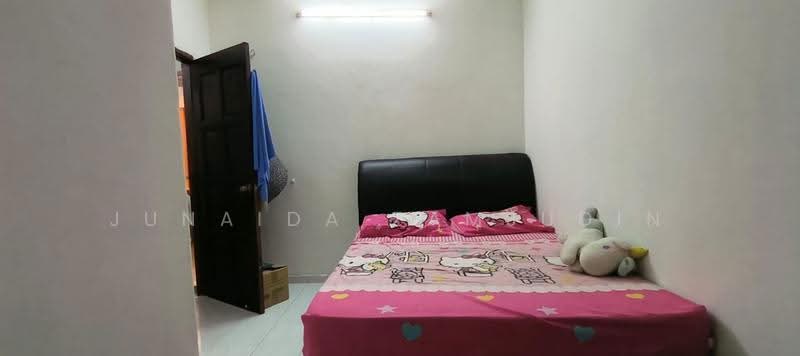 Rumah Teres 2-Tingkat untuk Dijual di Subang Bestari (Shah Alam) - Junaida Zamjudin - Bedroom - PropertyGuru.com.my