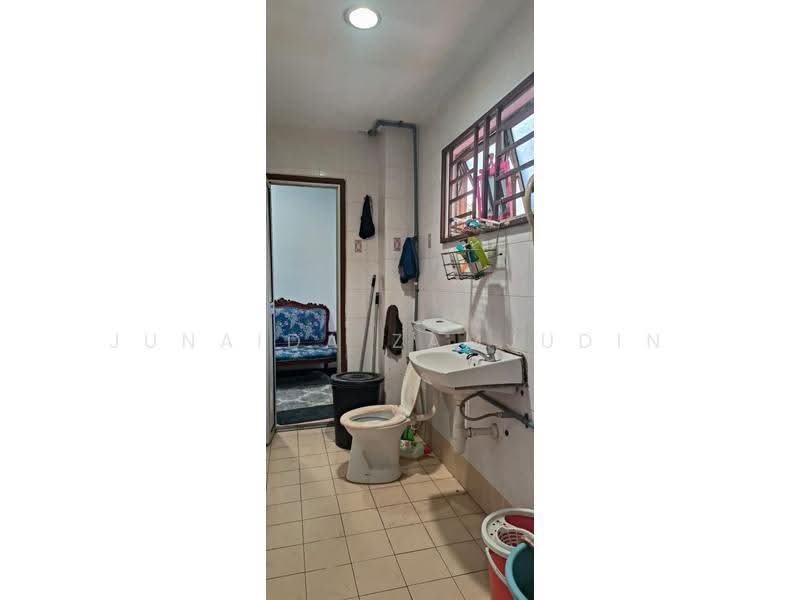 Rumah Teres 2-Tingkat untuk Dijual di Subang Bestari (Shah Alam) - Junaida Zamjudin - Bathroom - PropertyGuru.com.my