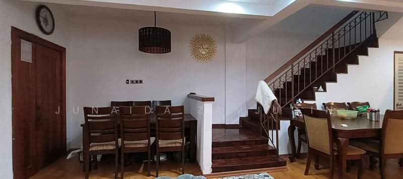 Rumah Teres 2-Tingkat untuk Dijual di Subang Bestari (Shah Alam) - Junaida Zamjudin - Dining Room - PropertyGuru.com.my