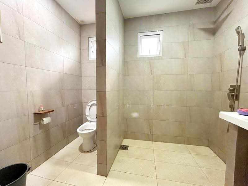 Rumah Berkembar untuk Dijual di Taman Green Lane (Jelutong) - Jin Chuah - Bathroom - PropertyGuru.com.my