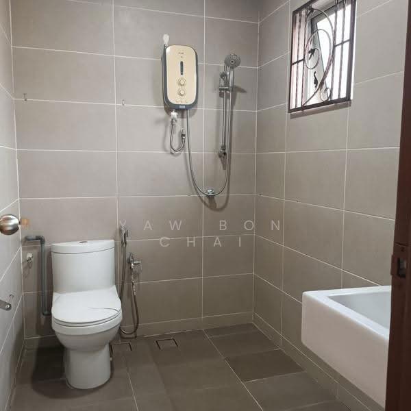 Rumah Teres 2.5-Tingkat untuk Dijual di Seri Kembangan (Selangor) - Yaw Bon Chai - Bathroom - PropertyGuru.com.my