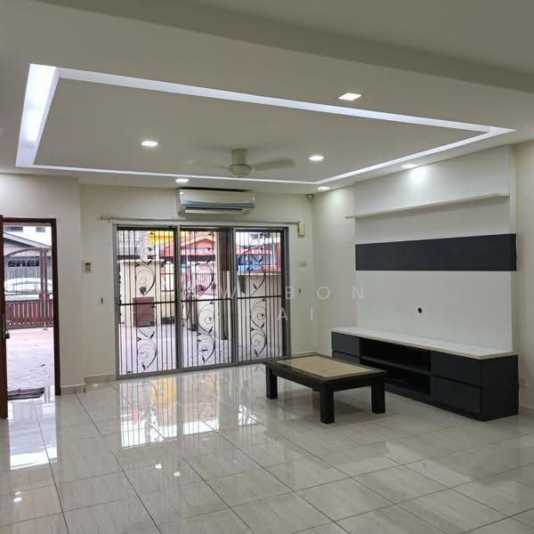 Rumah Teres 2.5-Tingkat untuk Dijual di Seri Kembangan (Selangor) - Yaw Bon Chai - Living Room - PropertyGuru.com.my