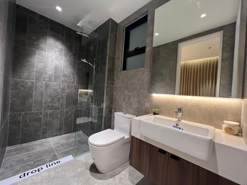 Kediaman Servis untuk Dijual di Binastra Cochrane - Tw Lun - Bathroom - PropertyGuru.com.my