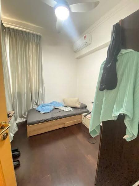Kediaman Servis untuk Dijual di R&F Princess Cove Phase 1 - Wee Howe - Bedroom - PropertyGuru.com.my
