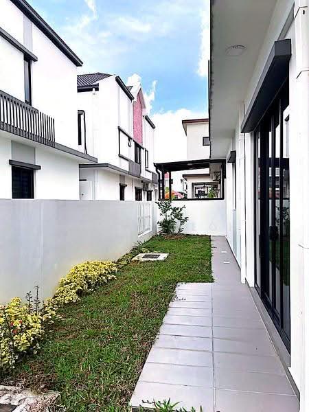 Rumah Berkembar untuk Dijual di Setia Alam (Selangor) - James Teoh - Exterior - PropertyGuru.com.my