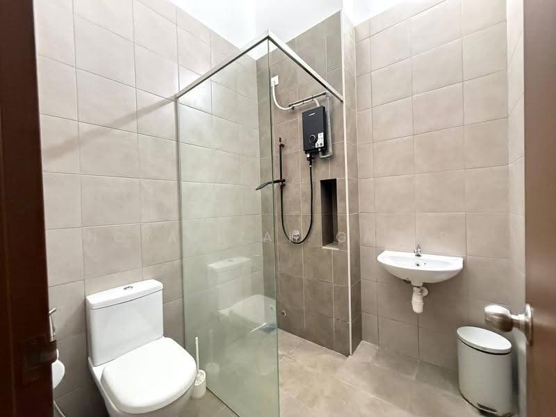 2-storey Terraced House for Rent in Cyberjaya (Selangor) - NoraFizah Gapar - Bathroom - PropertyGuru.com.my