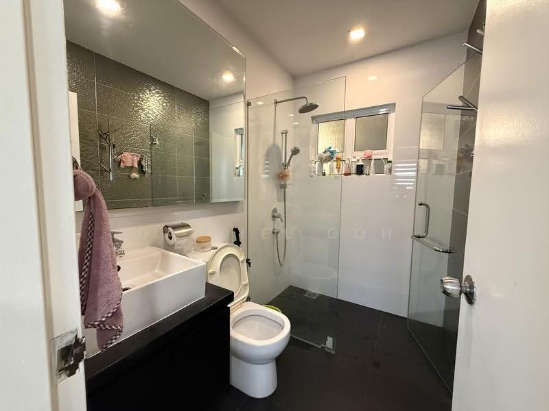 Rumah Berkembar untuk Dijual di Setia Damai (Setia Alam) - GABRIEL GOH - Bathroom - PropertyGuru.com.my