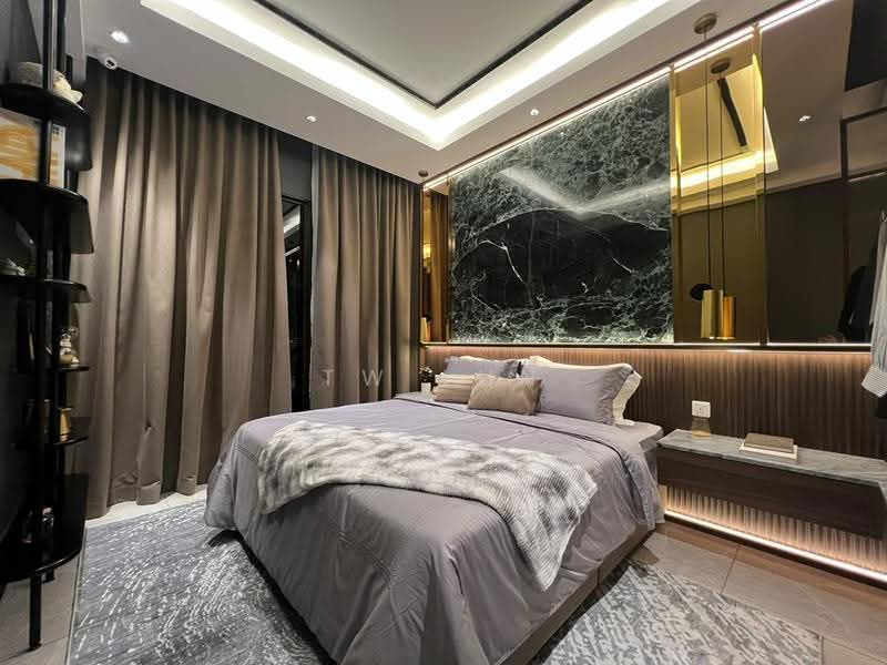 Kediaman Servis untuk Dijual di Binastra Cochrane - Tw Lun - Bedroom - PropertyGuru.com.my