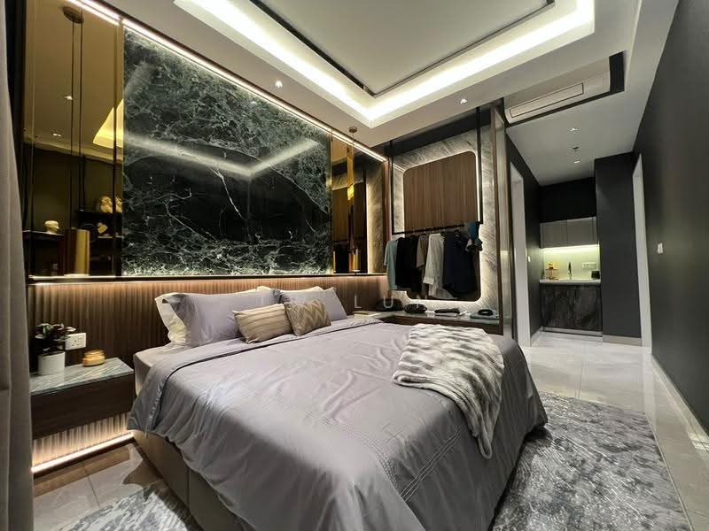 Kediaman Servis untuk Dijual di Binastra Cochrane - Tw Lun - Bedroom - PropertyGuru.com.my
