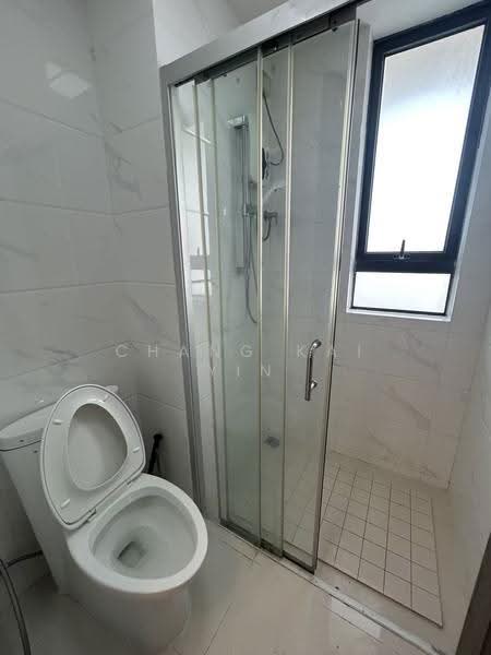 Apartment for Rent at Starview Bay @ Forest City - Chang Kai Yin - Bathroom - PropertyGuru.com.my