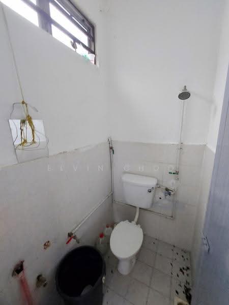 Rumah Teres untuk Dijual di Taman Seri juru (Juru) - Elvin Choo - Bathroom - PropertyGuru.com.my