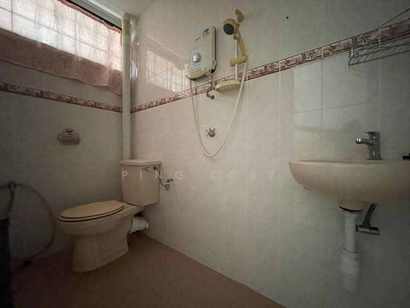 Rumah Berkembar untuk Dijual di Jelutong (Penang) - Ping Koay - Bathroom - PropertyGuru.com.my