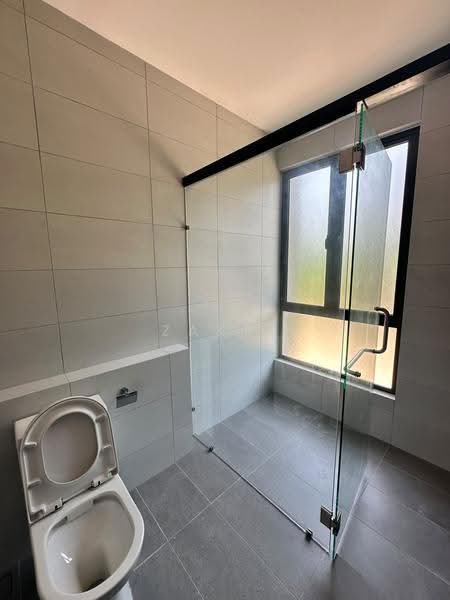 Semi-Detached House for Rent in Bandar Kinrara (Selangor) - Zakee Chan - Bathroom - PropertyGuru.com.my
