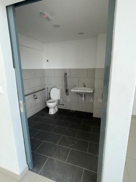 Semi-D Factory for Rent in NCT Smart Industrial Park (Sepang) - Eleine Tan - Bathroom - PropertyGuru.com.my