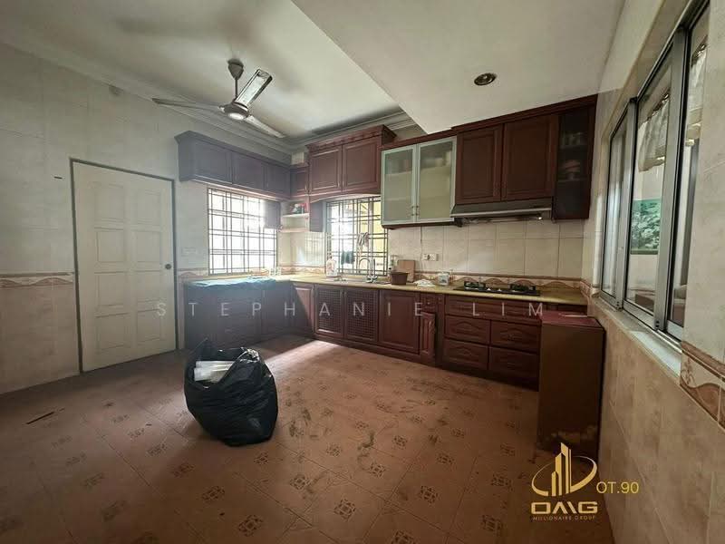 Cluster House for Sale in Bandar Bukit Tinggi 2 (Klang) - Stephanie Lim - Kitchen - PropertyGuru.com.my