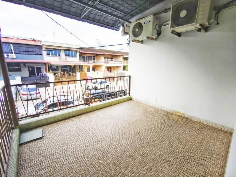 Rumah Teres 2-Tingkat untuk Disewa di Taman Sri Tebrau (Johor Bahru) - Jimmy Ooi - Balcony - PropertyGuru.com.my