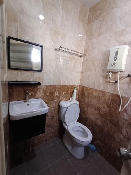 Rumah Berkembar untuk Dijual di Taman Sierra Perdana (Masai) - Guang Jun Loh - Bathroom - PropertyGuru.com.my