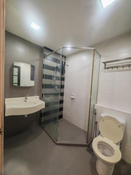 Townhouse for Sale in 16 Sierra (Puchong) - Grace Tham - Bathroom - PropertyGuru.com.my