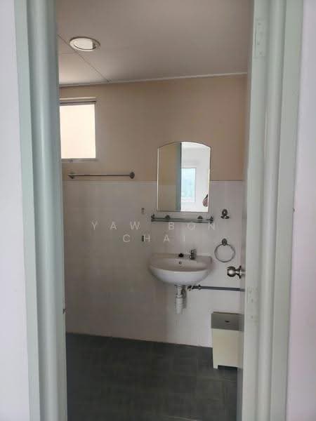 Kondominium untuk Disewa di Juta Mines - Yaw Bon Chai - Bathroom - PropertyGuru.com.my