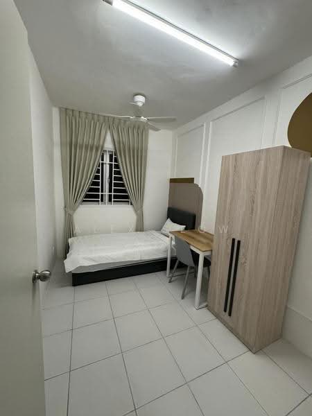 Kondominium untuk Disewa di Residensi Sateria - Alex Seow - Bedroom - PropertyGuru.com.my