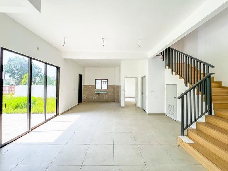 Cluster House for Sale in Hulu Langat (Selangor) - Najibah Sahari - Living Room - PropertyGuru.com.my