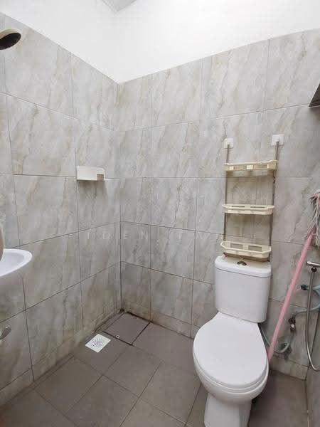 Rumah Teres 1-Tingkat untuk Dijual di Taman Johor Jaya (Johor Bahru) - Iden Tan - Bathroom - PropertyGuru.com.my