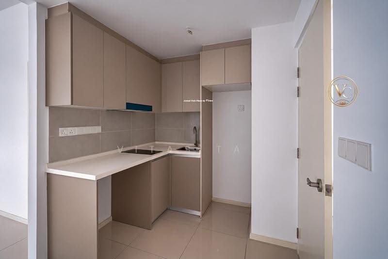 Kediaman Servis untuk Dijual di Residensi Estetik 8 (Est8) - Vitas Tan - Kitchen - PropertyGuru.com.my