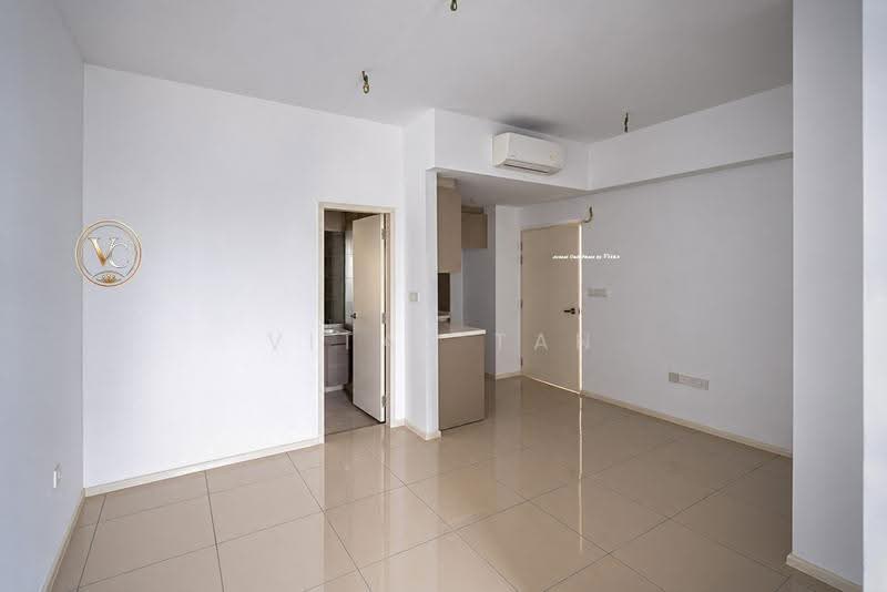 Kediaman Servis untuk Dijual di Residensi Estetik 8 (Est8) - Vitas Tan - Living Room - PropertyGuru.com.my