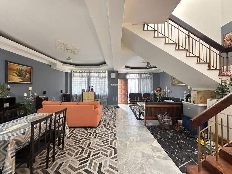 Rumah Teres 2-Tingkat untuk Dijual di TTDI Jaya (Shah Alam) - Syahmi Shahordin - Living Room - PropertyGuru.com.my