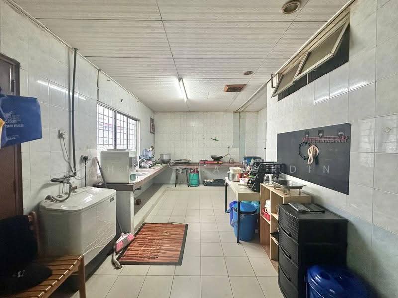 Rumah Teres 2-Tingkat untuk Dijual di TTDI Jaya (Shah Alam) - Syahmi Shahordin - Kitchen - PropertyGuru.com.my