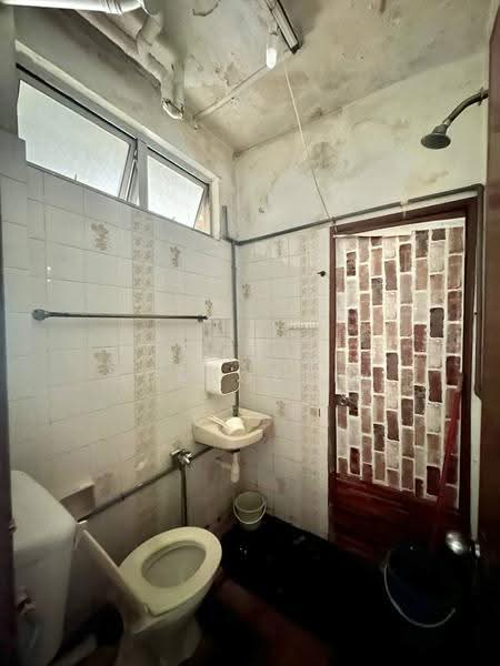 Rumah Teres 2-Tingkat untuk Dijual di TTDI Jaya (Shah Alam) - Syahmi Shahordin - Bathroom - PropertyGuru.com.my