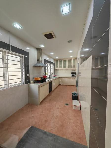Rumah Teres untuk Dijual di Taman Bukit Kinrara (Bandar Kinrara) - Janice CC Tan - Kitchen - PropertyGuru.com.my