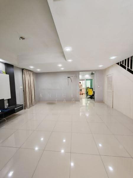 Rumah Teres untuk Dijual di Taman Bukit Kinrara (Bandar Kinrara) - Janice CC Tan - Living Room - PropertyGuru.com.my